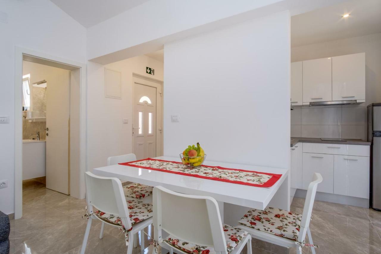 Apartmani Beatrice 木洛希尼 外观 照片